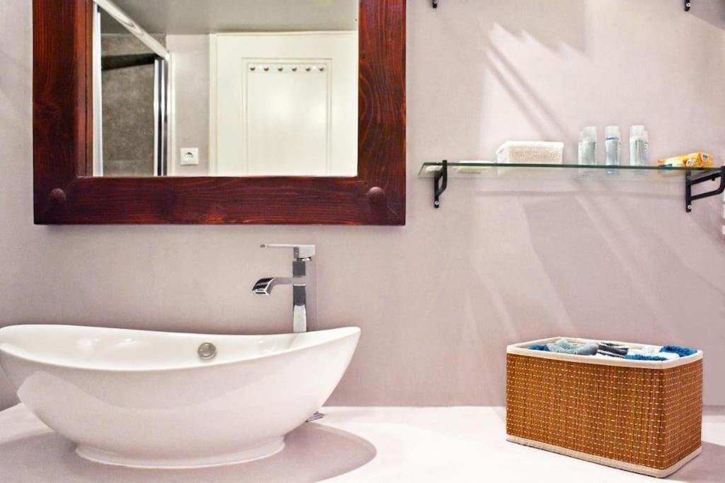 Near Acropolis, 3 Bedroom 2 Bathroom Big Beautiful Apt Athens Luaran gambar