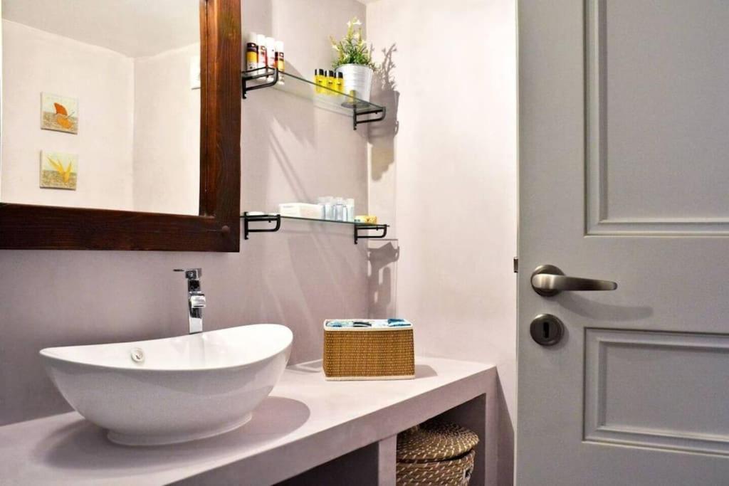 Near Acropolis, 3 Bedroom 2 Bathroom Big Beautiful Apt Athens Luaran gambar